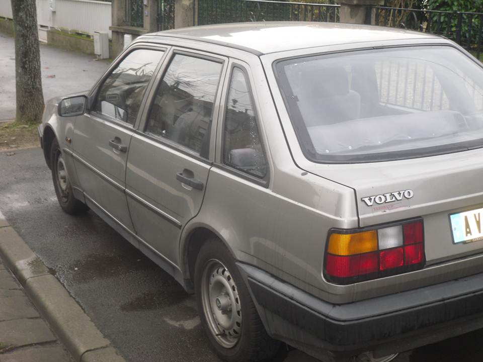 [Image: volvo440-005.jpg]